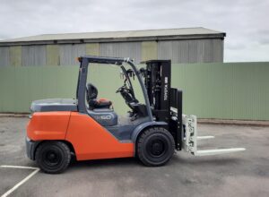 Toyota 5T Forklift with Cascade 360 deg Rotator