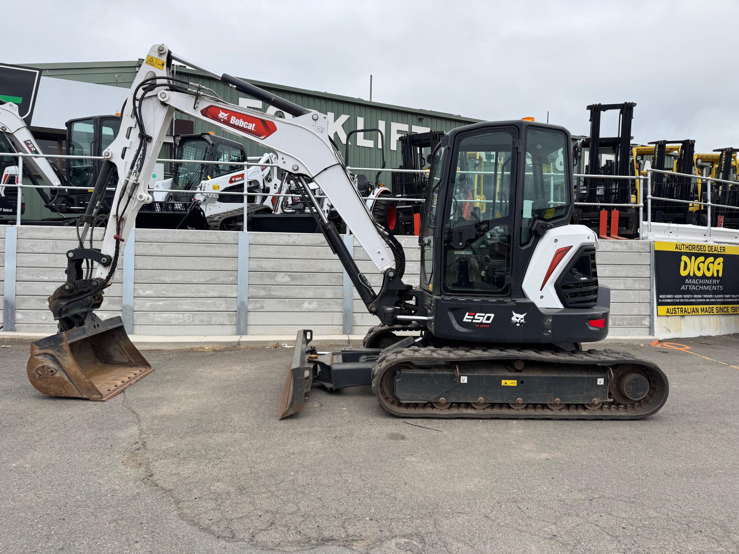 Bobcat E50R Excavator with Tilting Mud Bucket and Tilting Blade